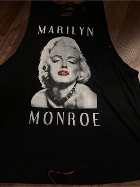 Marilyn Monroe Graphic Tank Top - Black with Red Accent cut out back